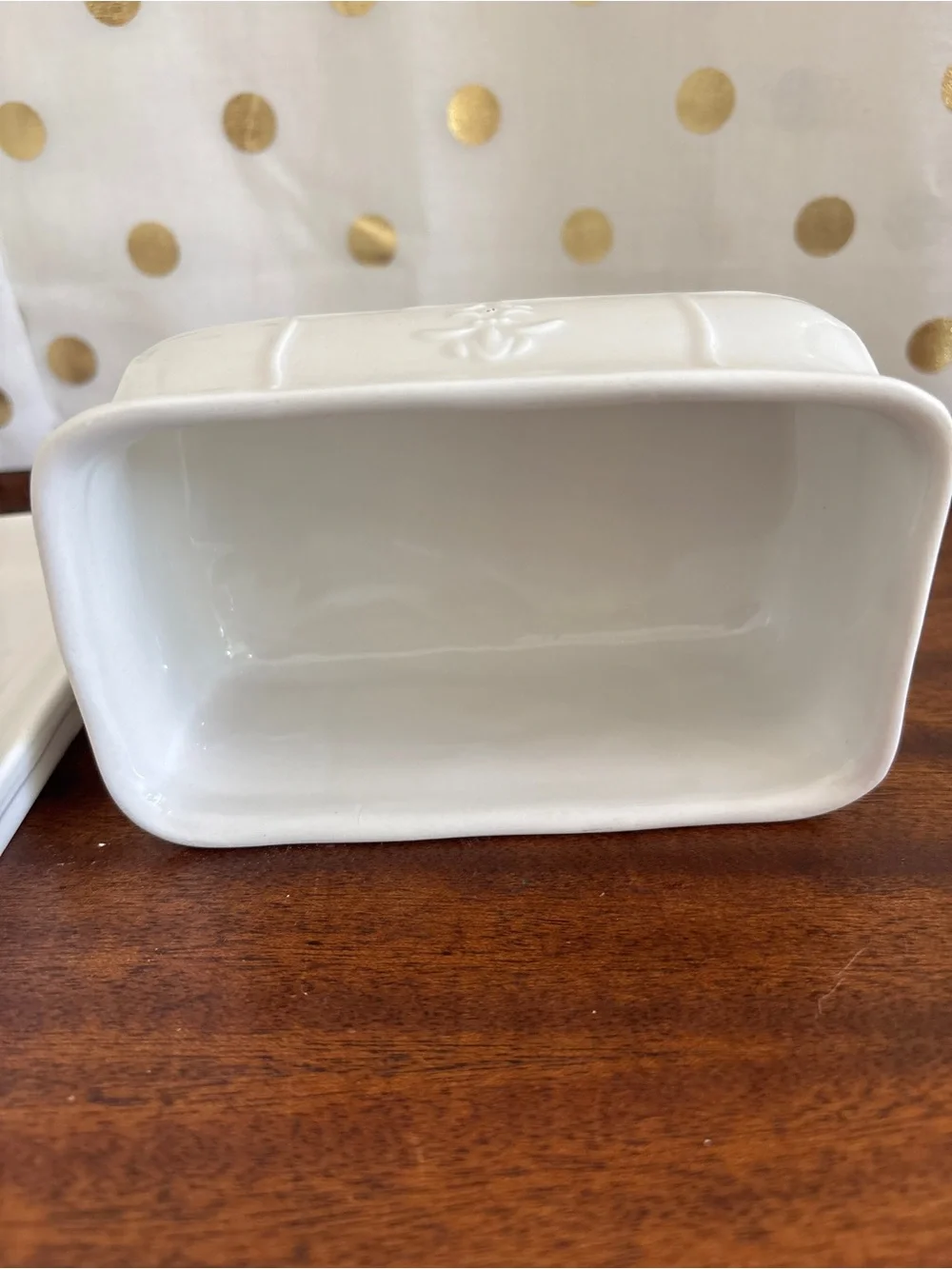 Tabletops Unlimited White Ceramic Butter Dish w Lid Handle Versailles Pattern
